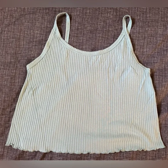 🍉 Old Navy crop cami ribbed light green 3X EUC lettuce hem - Picture 1 of 4